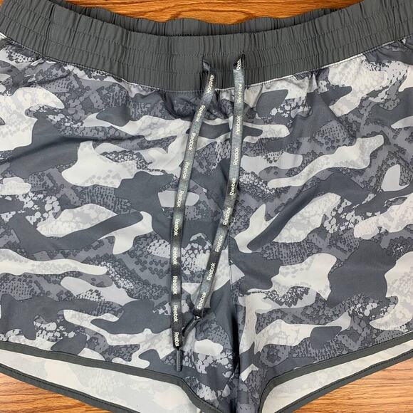Reebok Relaxed Fit Gray Camo Running Shorts with Pockets Womens Sz XL - Picture 8 of 8